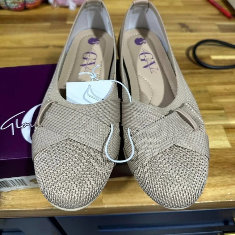Gloria Vanderbilt DEBBIE Ladies' Flat NEW IN BOX